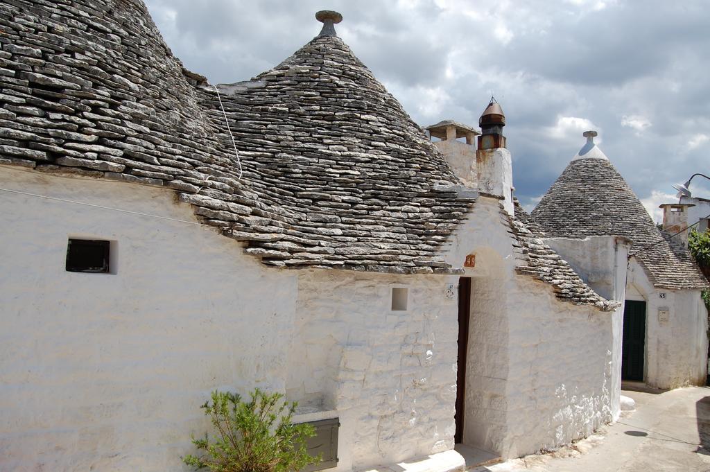 Trulli Holiday Albergo Diffuso Alberobello Luaran gambar