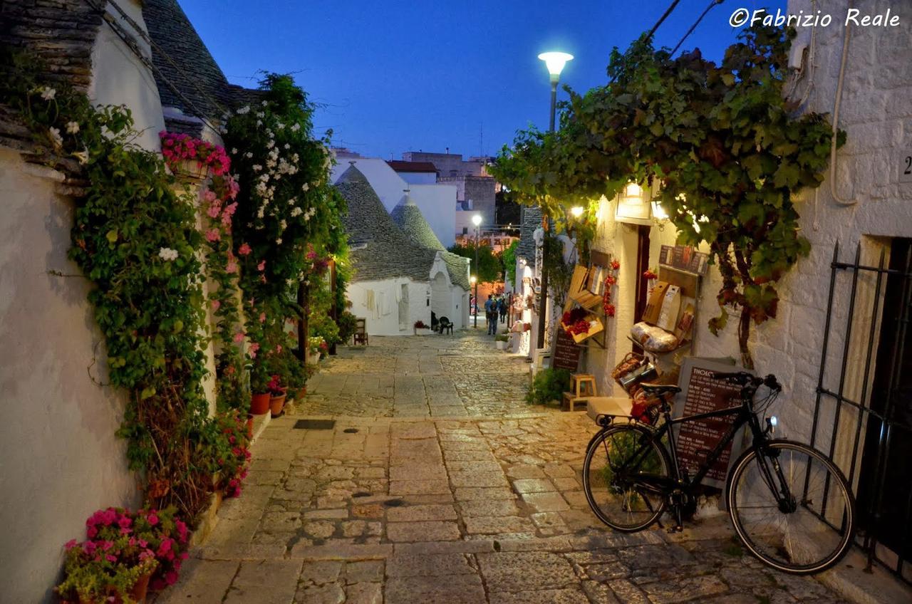 Trulli Holiday Albergo Diffuso Alberobello Luaran gambar