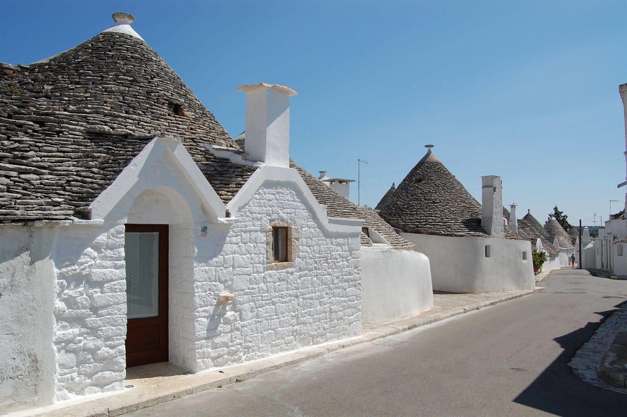 Trulli Holiday Albergo Diffuso Alberobello Luaran gambar